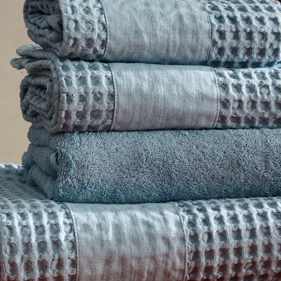 URBANARA Set di 2 asciugamani per ospiti Mikawa asciugamano per ospiti asciugamano per doccia 100% cotone a nido d'ape 30 x 50 cm asciugamano da bagno telo mare – blu argento 